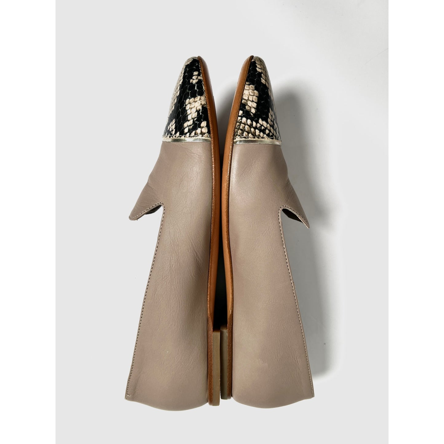 AGL Attilio Giusti Leombruni Taupe & Snake Cap-Toe Loafer 7