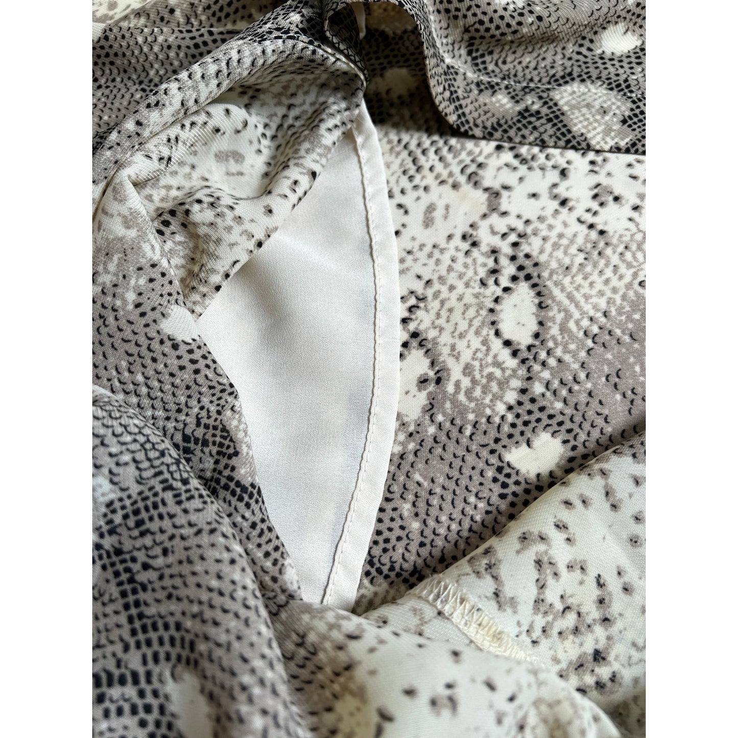 Vestique Snake Print Button Front Midi Skirt NWOT / Small