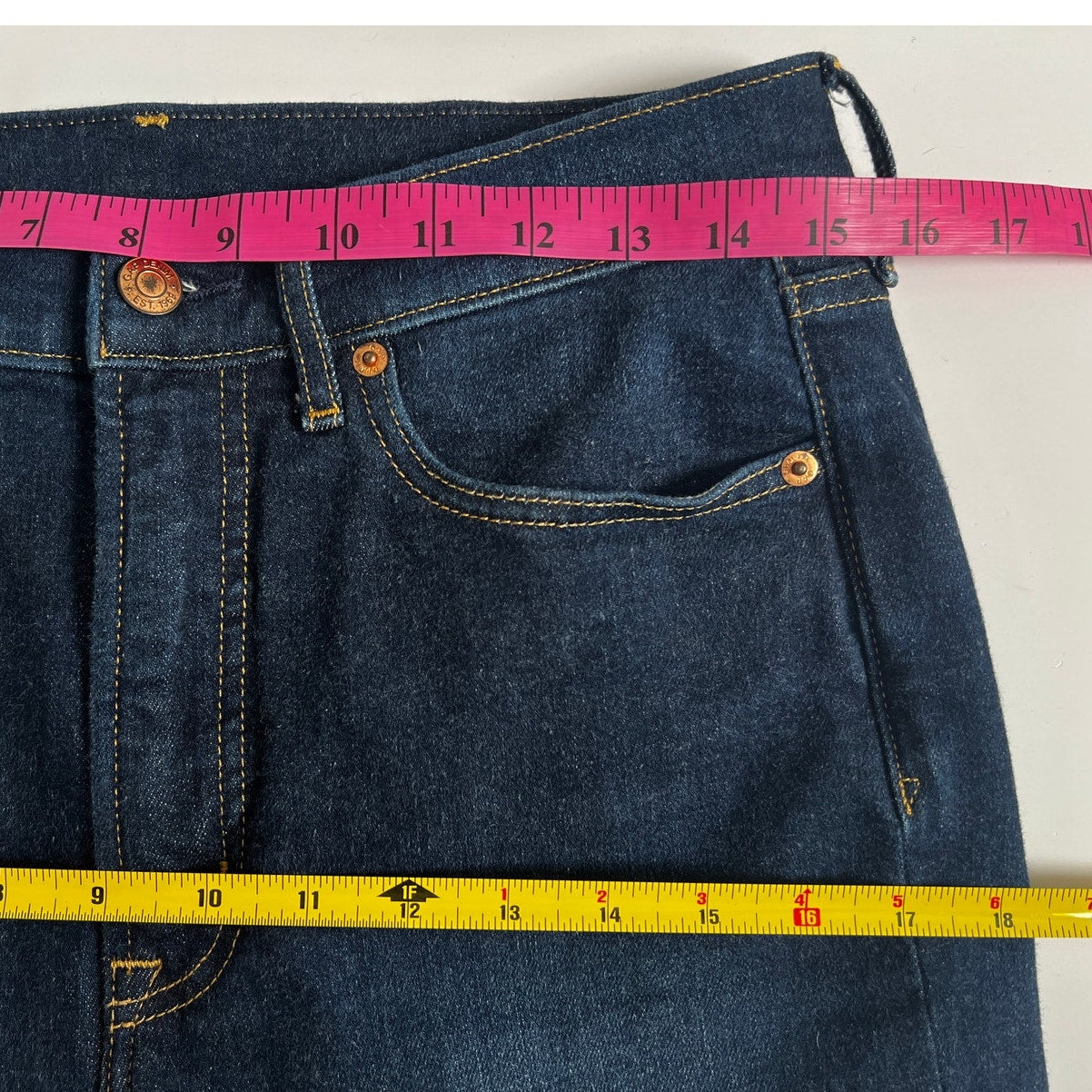Gap High Rise '70s Flare Jeans Dark Wash 30/10