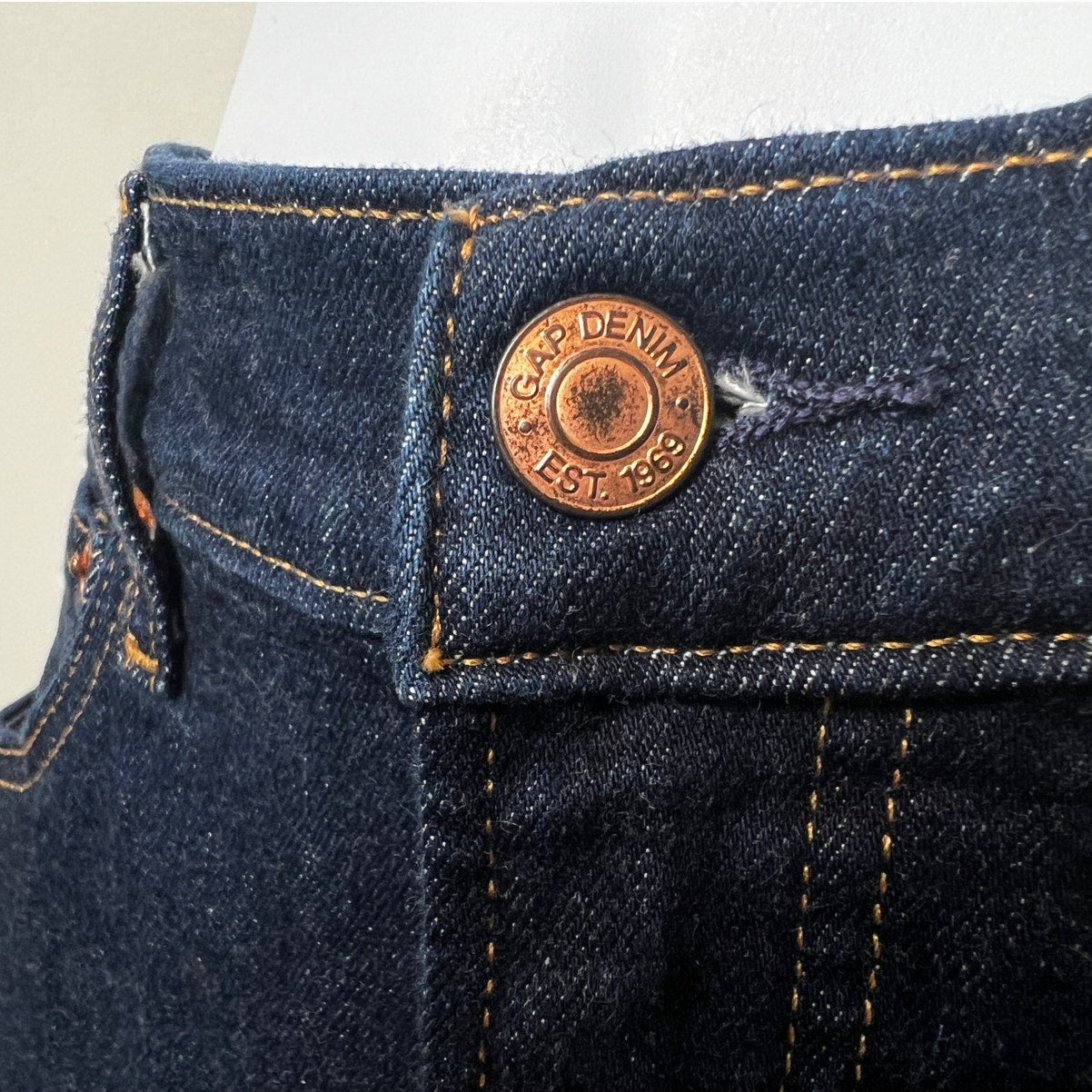 Gap High Rise '70s Flare Jeans Dark Wash 30/10